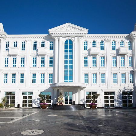 Hotel Britania Kamez Экстерьер фото
