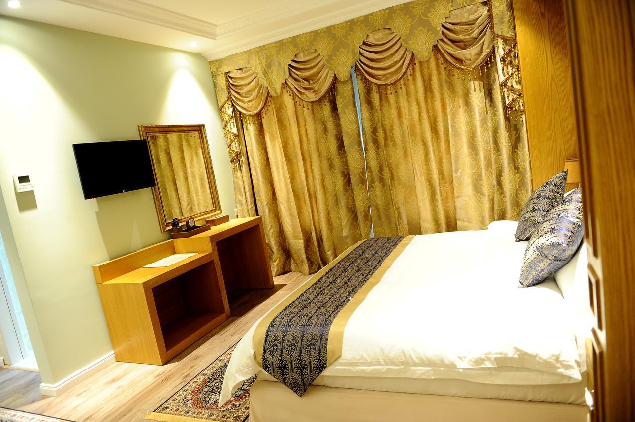 Hotel Britania Kamez Экстерьер фото