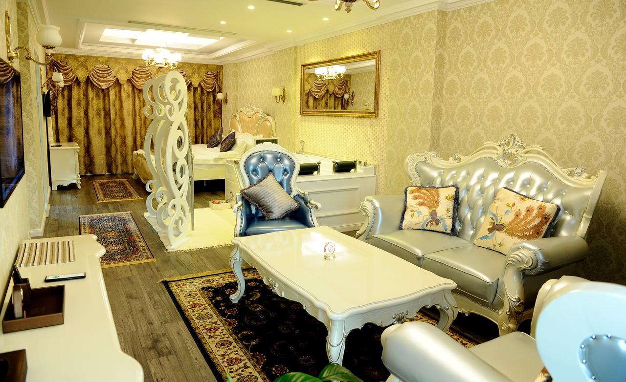 Hotel Britania Kamez Экстерьер фото