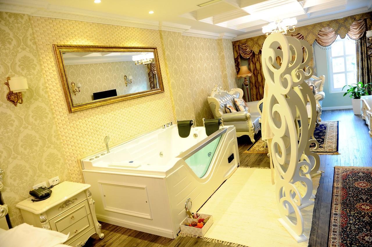 Hotel Britania Kamez Экстерьер фото