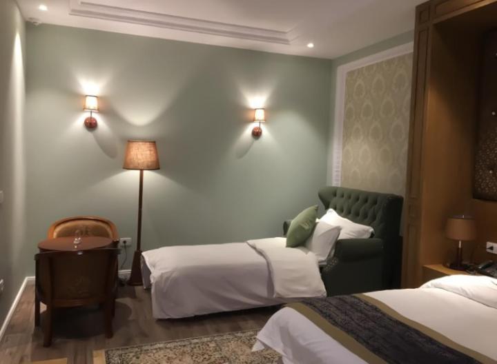 Hotel Britania Kamez Экстерьер фото