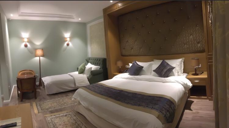 Hotel Britania Kamez Экстерьер фото